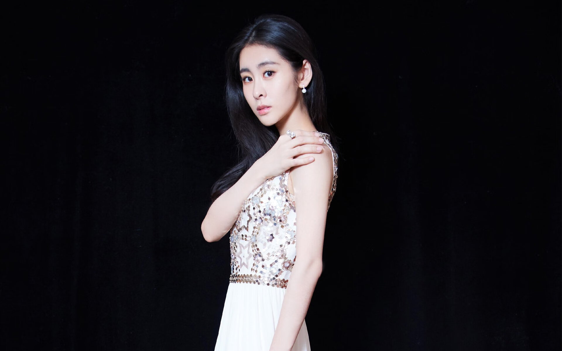 南美奇迹夜！巴拉圭世纪慈善赛，基耶萨高能输出单挑曼城众星