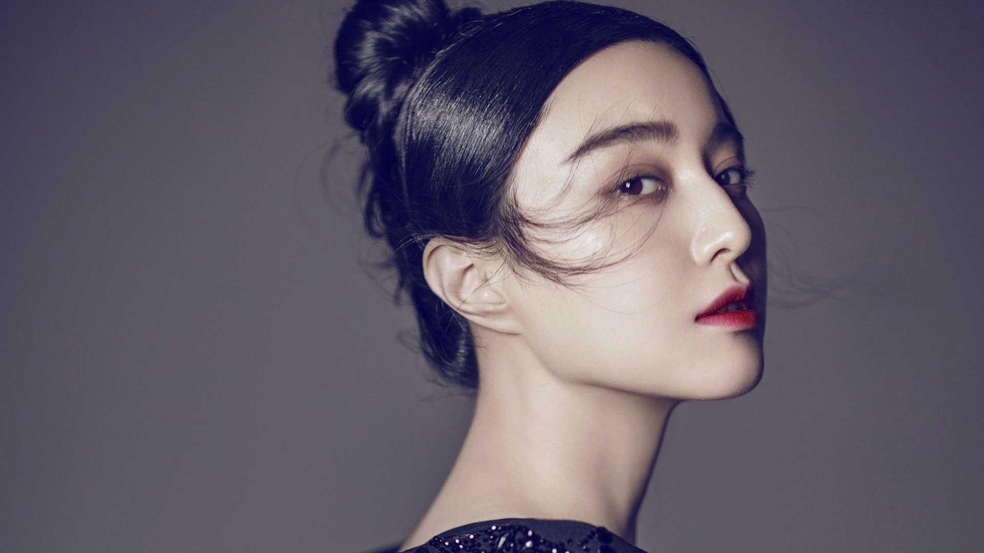 铁蹄踏碎爱琴海防线，萨内梅开二度导演勒沃库森希腊征服记